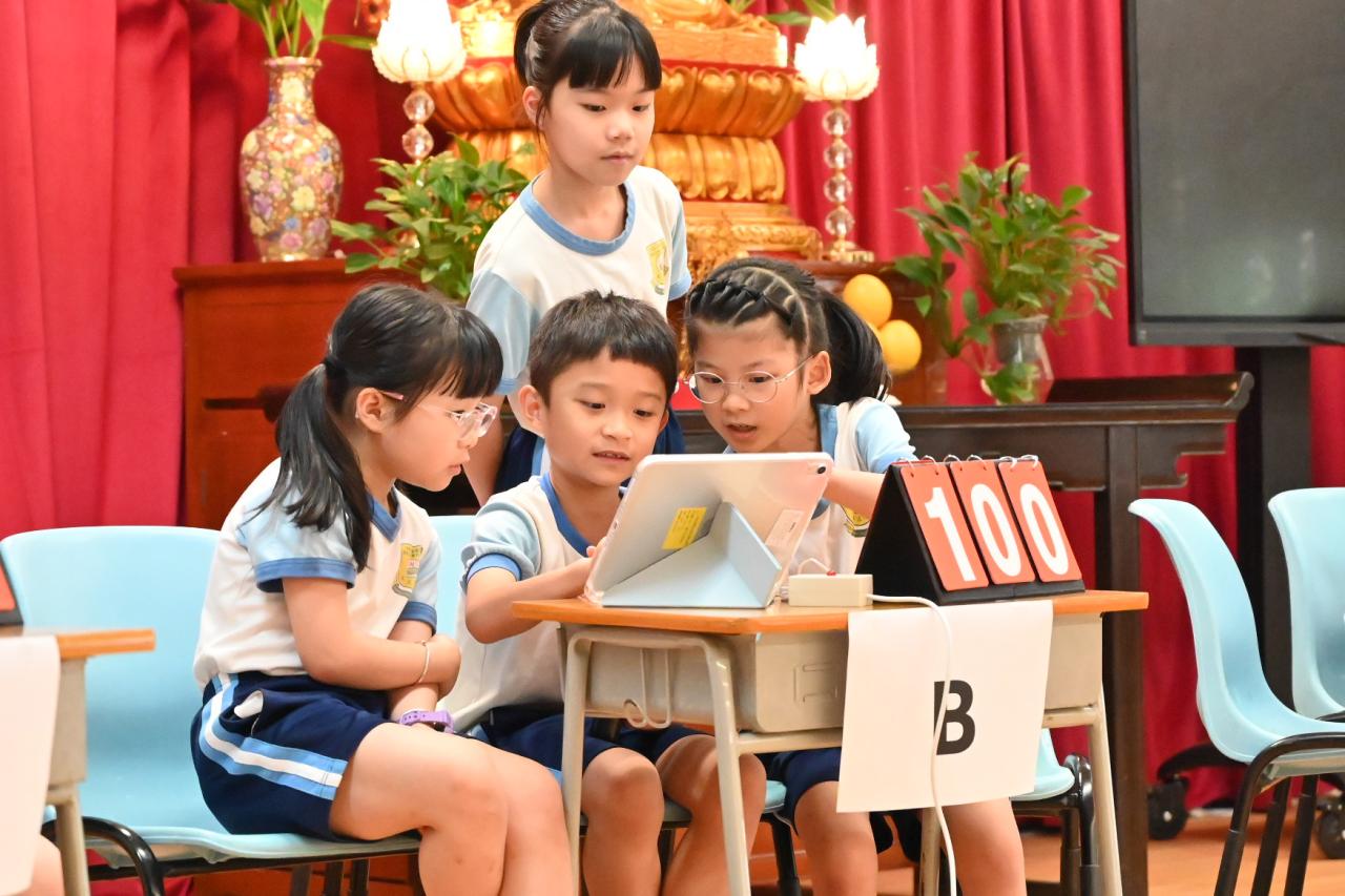 透過級際問答比賽及攤位遊戲,讓學生從遊戲中鞏固所學,提升學習興趣